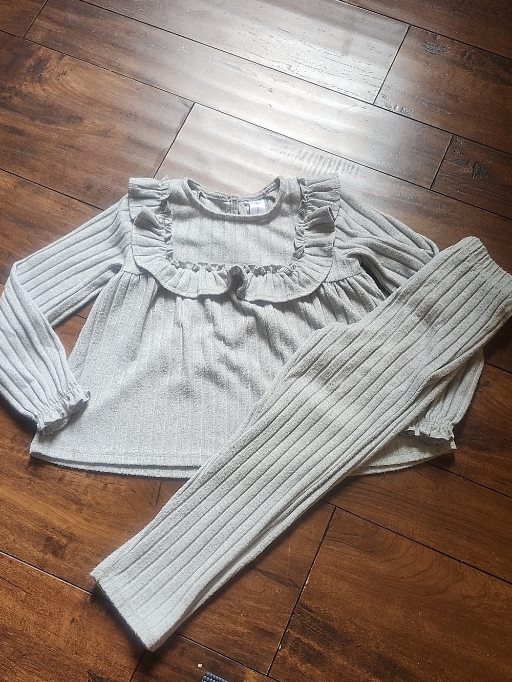 3/$15! Gerber Modern Moments 5t Girls' Ruffle Knit Top & Leggings Set
